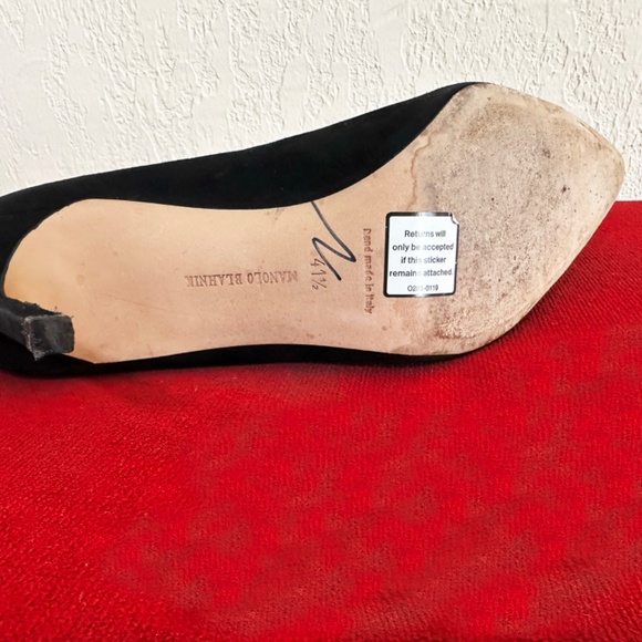 Manolo Blahnik Suede Ankle Boots. - Picture 4 of 9